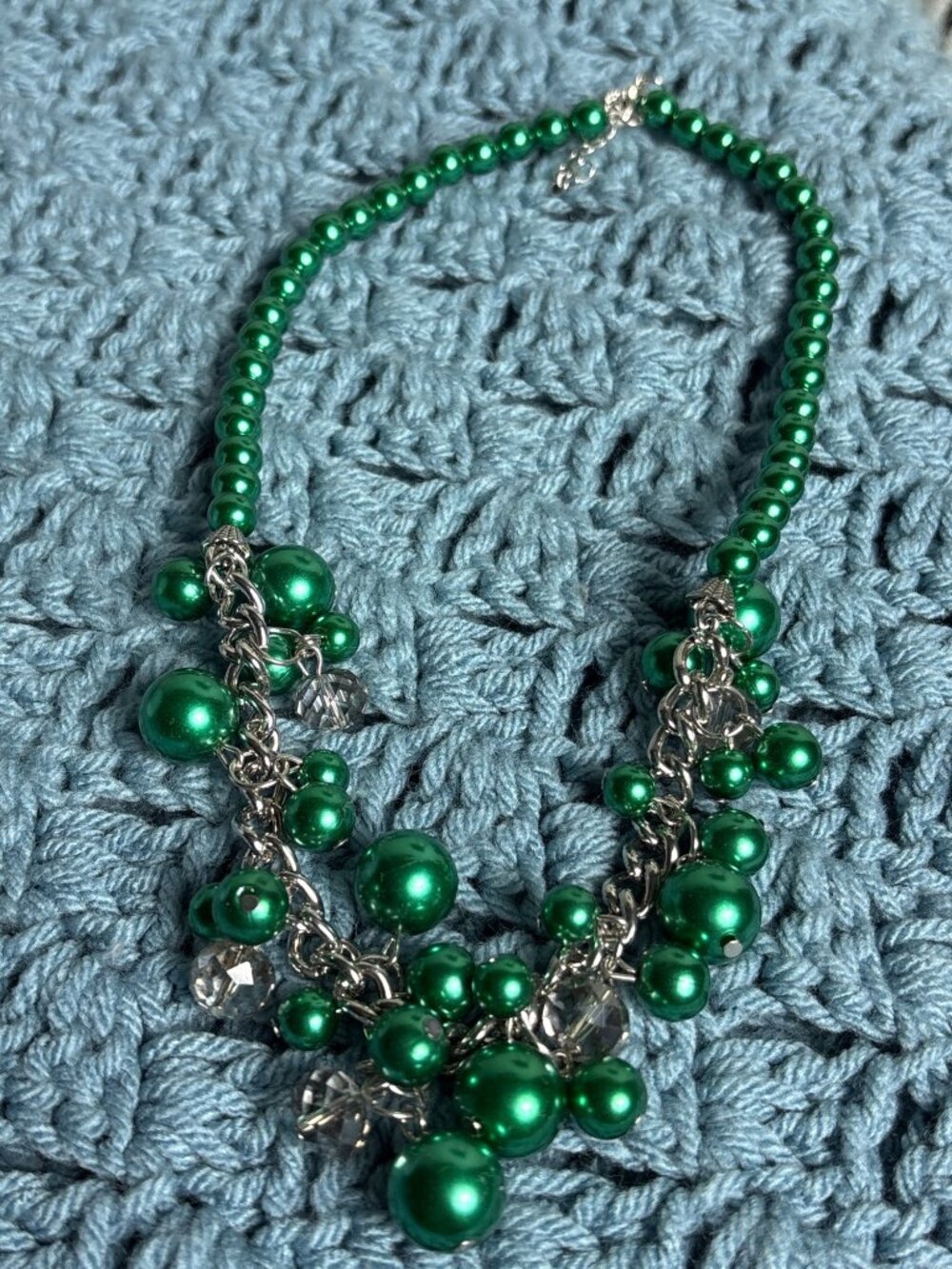 Green Plastic Clear Faceted Glass Beaded Fringe Necklace Silvertone 18-20 inches - Picture 2 of 2